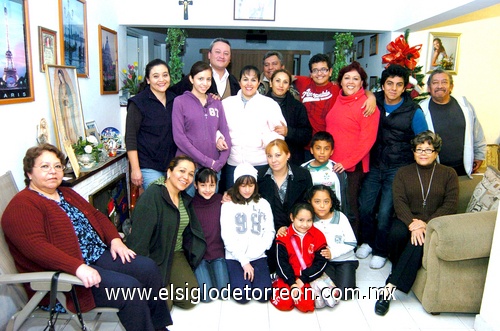 07022010 Reunidas. Familias González Muñoz, Sandoval Ramírez, Escalier Barrientos, González Carreón y Jiménez Muñoz.