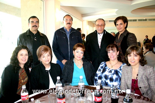 07022010 Concurrencia. María de Jesús, Lupe Faudoa, Tere Orozco, Socorro Becerra, Margarita Gamboa, Carlos Faudoa, Fernando Orozco y Estela Aguiñaga.