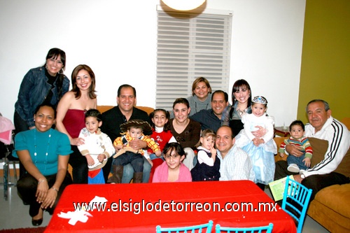 27022010 Rommy Navarro de Rodríguez y Carlos Gerardo Rodríguez Álvarez festejaron a su hijo Luis Carlos Rodríguez Navarro, con motivo de su primer cumpleaños, quien estuvo acompañado de familiares y amigos.