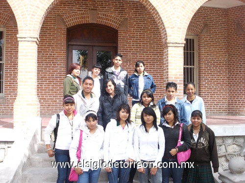 28022010 Alumnos del CECyTEC La Concha, en su visita al Museo de La Revolución, con motivo de la celebración del centenario del inicio de la Revolución Mexicana.