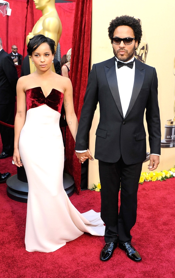 Lenny Kravitz y su hija Zoe desfilaron por la alfombra roja de el teatr Kodak de Los Ángeles.