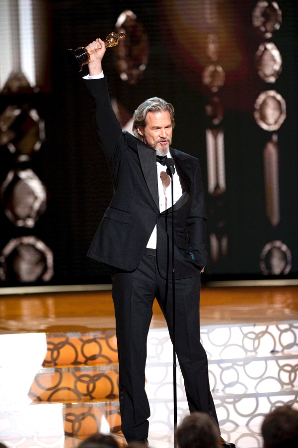 Jeff Brisges finalmente consiguió el premio al mejor actor por su papel de cantante alcohólico de música country en Crazy Heart.