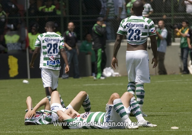 Los jugadores albiverdes no pudieron conseguir cuarta estrella al perder la final ante Toluca.