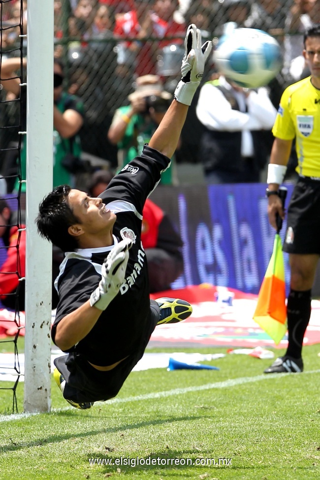 Alfredo Talavera se convirtió en la figura al detener el penal decisivo a Fernando Arce 'en muerte súbita', para así darle el décimo título a su equipo.