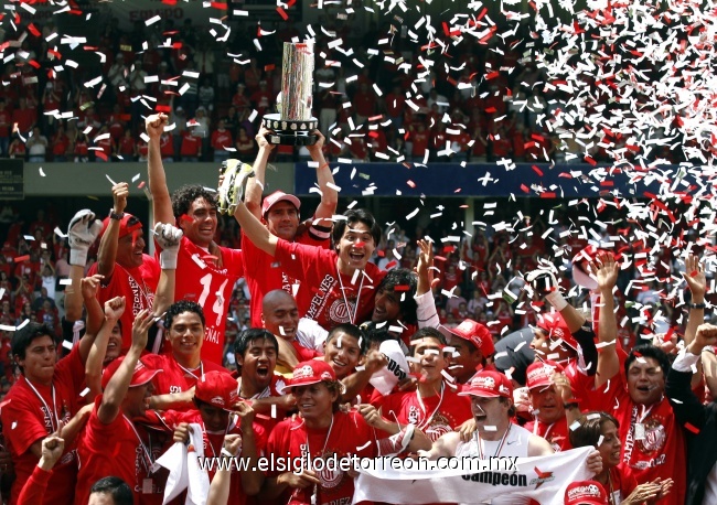 Toluca se impuso 4-3 en tanda de penales a Santos y se adjudicó su décima estrella.