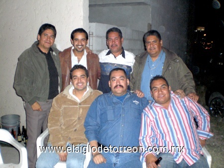 Cumpleaños Alfonso Oropeza, en la foto Pocholo, Catero, Sr. Oropeza, Rodo, Jorge,  Ponchito y Cristobal. Fotografía enviada por Cristobal Campero.