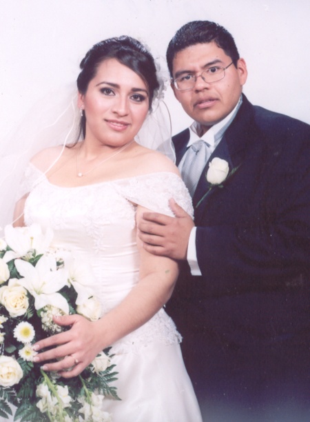 Ing. Industrial Nadia Edith Moreno Santana y LAF. Anisio Netzain Cortés Godínez unieron sus vidas en matrimonio, el 20 de febrero de 2010, en la iglesia de Nuestra Señora del Perpetuo Socorro. Son hijos de los Sres. Maximiliano Santana Haro (f) y Marta Moreno Gamboa; Dr. José David Cortés Suárez y Lic. en Enfermería Mahelet Araceli Godínez Espinosa.