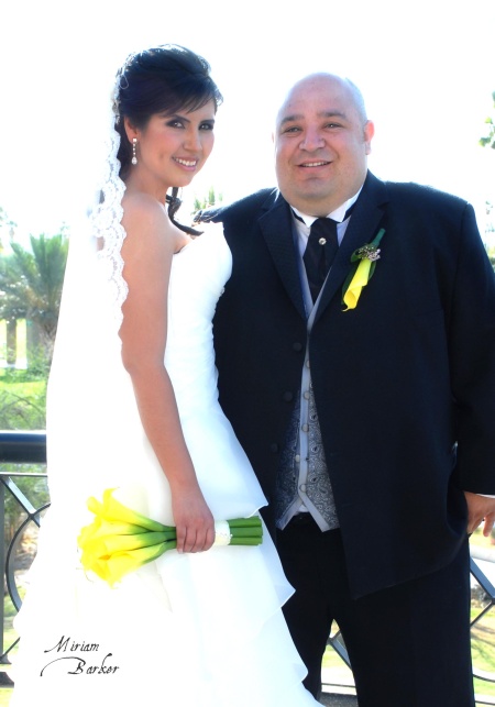 Srita. Perla del Rosario Escobedo García y Sr. José Ángel Pérez Castañeda contrajeron matrimonio en la parroquia de San Pedro Apóstol, el sábado primero de mayo de 2010. Ellos son hijos de los Sres. Jesús Escobedo Vázquez y Rosario García de Escobedo; José Hilario Pérez Pérez y Cecilia Castañeda de Pérez.

 Estudio Miriam Barker