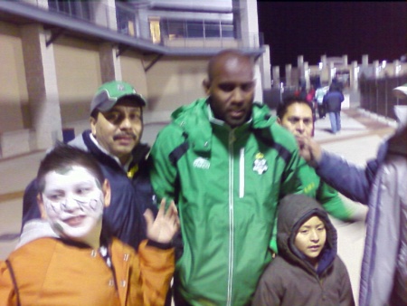 Manuel Alvarado, Eder Alvarado, Felipe Baloy, Juego de Santos vs Estudiantes, Enero 05 del 2010 Dallas Texas. Fotografía enviada por Manuelito.