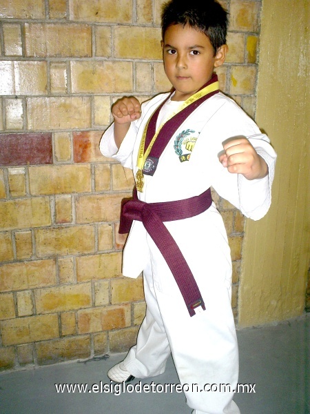 Axel Medina Ganador de Primer Lugar en Torneo de Tae Kwon Do 'Copa Apache' 2010 Fotografía enviada por Axel Medina Gutiérrez.