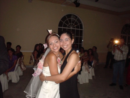 En mi boda con mi amiga del alma. Fotografía enviada por Sandra Martínez.