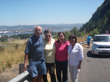 Familia Cisneros ( Adalicia, Rebeca, Sylvia, Jose Angel) rumbo a Astoria, OR. USA Julio 2010. Fotografía enviada por José Ángel Cisneros Rangel.