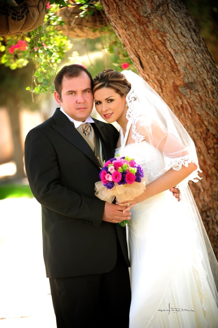 Lic. Elsa Anelice Vela Sandoval e Ing. Jesús Fernando Sánchez Hernández contrajeron nupcias en la iglesia de San Pedro Apóstol, el sábado 10 de julio de 2010. Los acompañaron sus padres Sres. José Carmen Vela Robledo y María Dolores Sandoval de Vela; Lic. Fernando Sánchez Villavicencia y María Yolanda Hernández de Sánchez.

Maqueda Fotografía