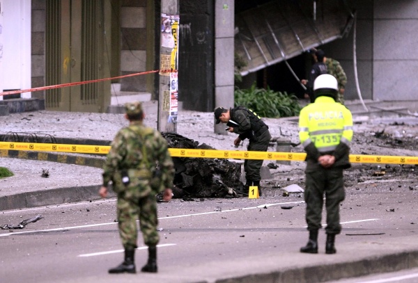 Una mujer de 31 años, fue la que resultó más afectada  en el atentado ya que tiene lesiones en el rostro por esquirlas de bomba.