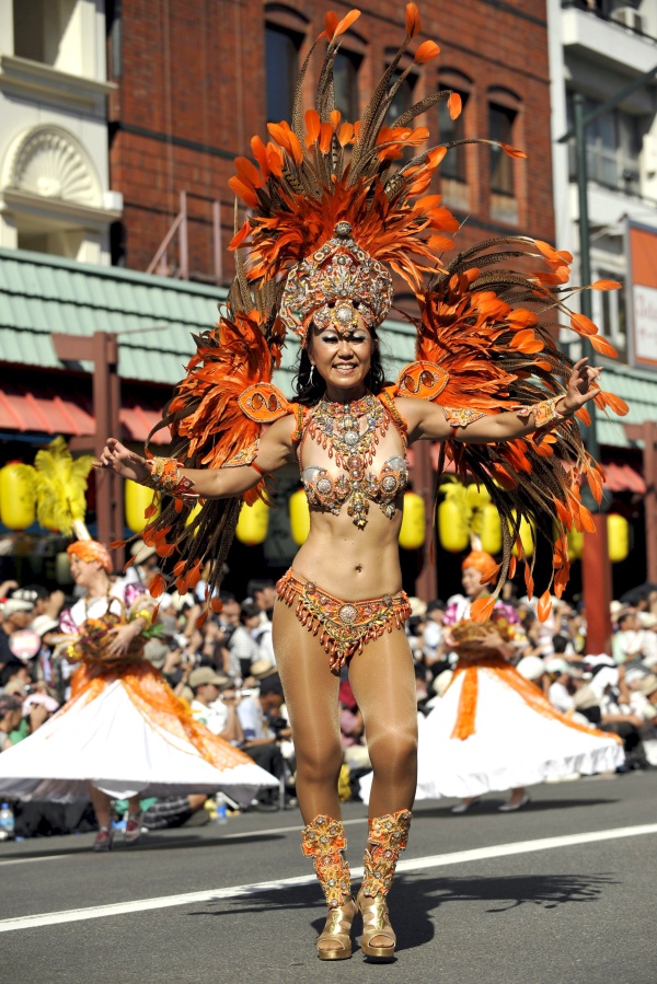 La samba puso patas arriba el barrio más antiguo de Tokio.