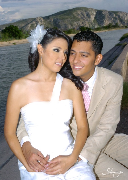 Fátima Zamarripa Aguayo y Eduardo Liborio Pérez Hernández el día de su boda civi.

Érick Sotomayor Fotografía