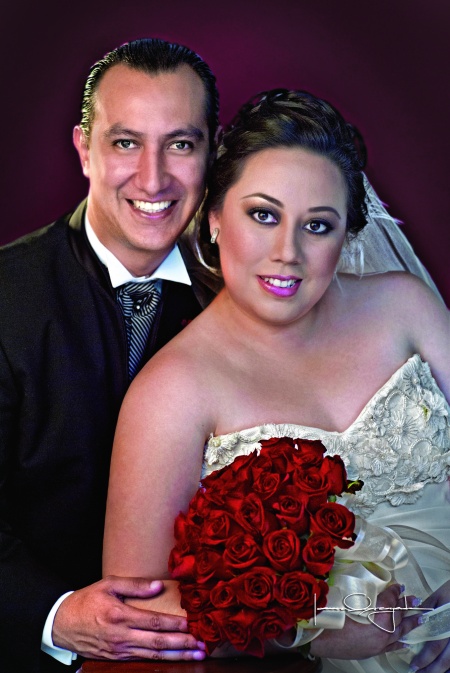 Lic. Cinthya Lizeth Ávila Esparza y Lic. José Antonio Sánchez Espejo celebraron su enlace nupcial el pasado 31 de julio de 2010 en la iglesia de San Pedro Apóstol. Ellos son hijos de los Sres. Claudio Eduardo Ávila Garza y Marilú Esparza Chávez; Jesús Sánchez Reyna y Raquel Espejo Ojeda.

Estudio Laura Grajeda