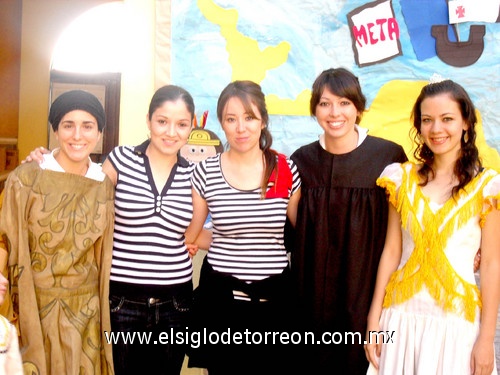 21102010 María Gómez, Karina Orozco, Paulina Vels, Samantha Ayala y Gaby Delgado.