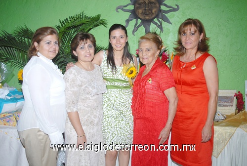 22102010 Radiante lució Arianna en su festejo prenupcial que le organizaron: Rosita Gutiérrez de Álvarez, Sandra Álvarez, Margarita Álvarez y Rosy Álvarez.