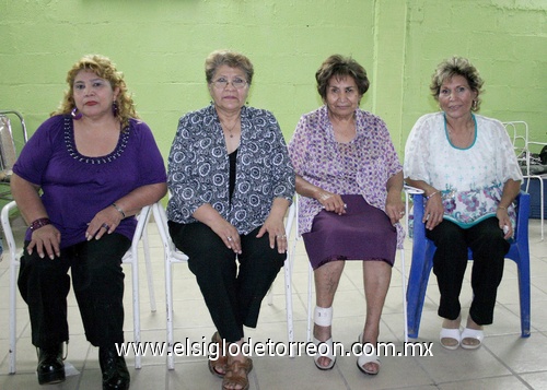 24102010 Tías: Irma, Alicia, Carolina y Olivia.