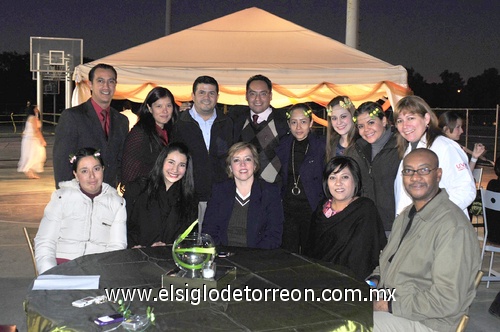 03122010 José Antonio, Lupita, Jorge, Juan Manuel, Mirna, Mily, Denise, Silvia, Vero, Martha, Martha Silvia, Zenorina y Kim disfrutaron de una agradable noche cultural recientemente.