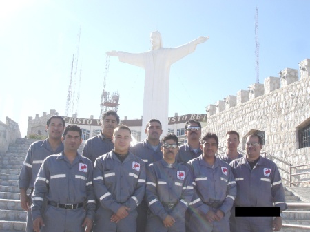 El equipo Monster de visita en el Cristo de las Noas. Fotografía enviada por Fernando Arzola.