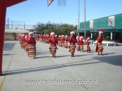 12122010 Participación del grupo de danza del colegio Miguel Ángel.