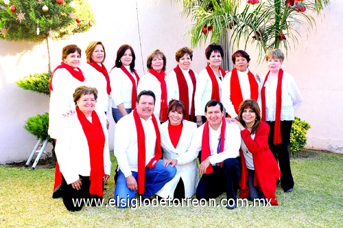 25122010  Bertha, Manolo, Lupe, Roberto, Socorro, Lety, Cristy, Alicia, Tere, Leonor, Conchita, Ángela y María Elena Santelices Chávez.