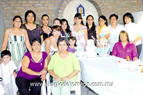 28122010 Yenni Rangel acompañada de Viridiana, Norma, Cecilia, Yoyi, Cecilia, Conchi, Lucía, Conchita, Patricia, Bibiana y Daniela en su fiesta de canastilla.