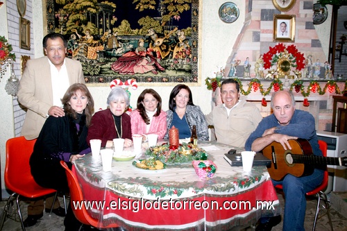 29122010 Carlos, Magda, Mayela, Élida, Tina, Humberto y José.