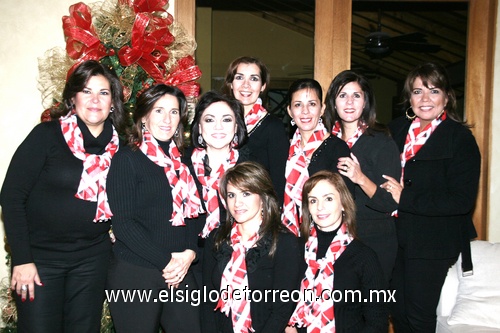 31122010 Claudia Fajer, Nena Peña, Ana Peña, Paulina Díez, Lupis Villarreal, Mónica López, Lorena Saldaña, Claudia Carstensen y Tere Cerra.