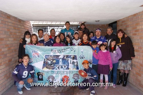 08022011 del Super Bowl XLV, la familia Malacara se reunió como de costumbre para disfrutarlo con todos sus integrantes.