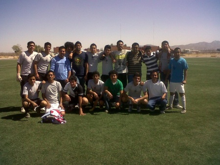 Aquí en el debut de la US en el ITS Lerdo. y debutando de la mejor manera, ganando a los campeones del torneo anterior 2-0. Fotografía enviada por Juan Antonio Pineda Hernández.