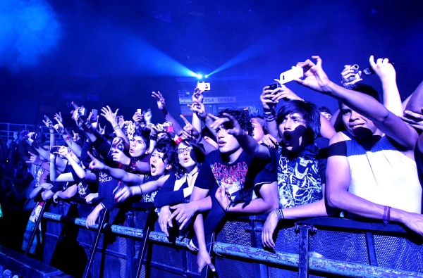 El Palacio de los Deportes fue el lugar que albergó los guitarrazos y la fuerza musical de la banda originaria de Huntington Beach, California, que presentó su más reciente disco 'Nightmares'.