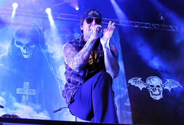 Sorprendido y entusiasmado se mostró anoche el quinteto de metal alternativo Avenged Sevenfold, que actuó con gran éxito en su regreso a la capital mexicana en el marco de su gira promocional 'Welcome to the family tour'.