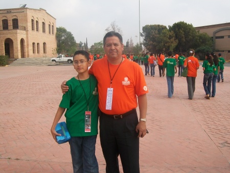 Luis Daniel Armendáriz Lazalde, uno de los niños laguneros que viajaron a la ciudad de Saltillo,para participar en el Concurso Olimpiada del Conocimiento en su fase estatal, el 14 de Mayo del 2011.