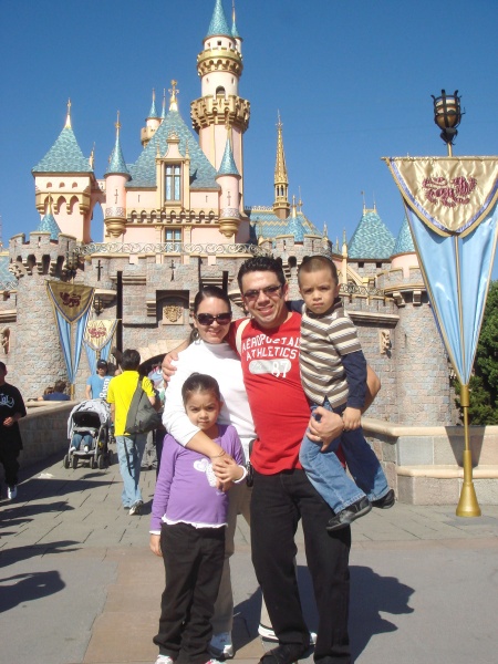 Fam. Arte Bretado en febrero de 2011 en ¡DISNEY WORLD CALIFORNIA!.