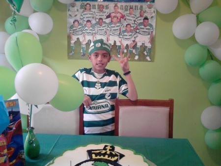 Cumpleaños de mi nieto Yamil Guerrero Rodríguez el pasado Marzo 2011. Festejado como todo un Guerrero, Santos Laguna. Fotografía enviada por Olivia Romero.