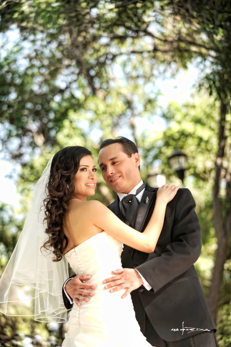 Tania Monserratt Madrigal Cornejo y Sr. Jorge Mercado Hernández unieron sus vidas en matrimonio, el sábado nueve de abril de 2011, en la parroquia Los Ángeles. Ellos son hijos de los señores: Ing. Teodoro Mercado González (f) y María Socorro Hernández de Mercado (f); Lic. Antonio Madrigal Guzmán y Lic. Silvia Cornejo Navarro.

Maqueda Fotografía