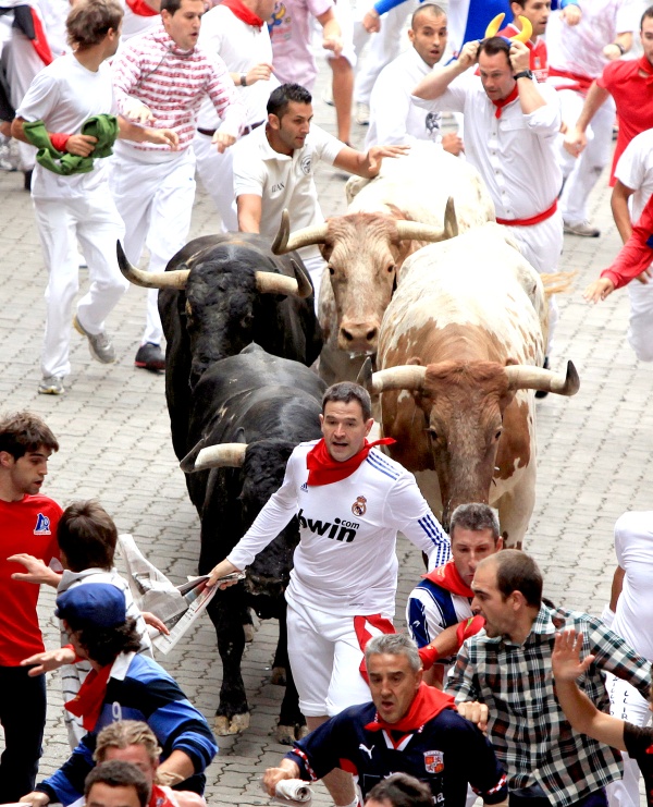 La longitud de este tramo propició un estiramiento de los animales, que a partir de este momento continuaron en dos grupos, el primero con dos toros negros y dos cabestros que intercambiaron su posición de cabeza en varias ocasiones.