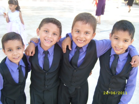 Graduación Fabian, Colegio Santo Domingo. Fotografía enviada por Alma Lares.