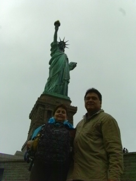 Miguel Gómez Chavero y Rosario Rodríguez de Gómez en New York, Abril del 2011. Fotografía enviada por Miguel Gómez Chavero.