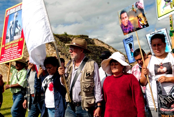 El objetivo de estas mesas es dar a conocer a la caravana las formas de la violencia que se viven en Oaxaca.