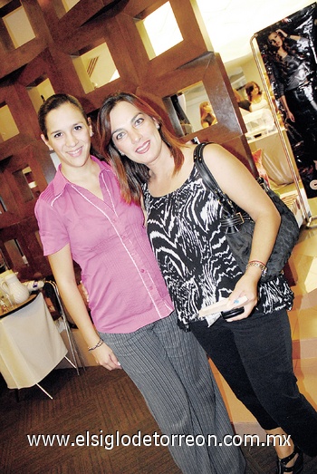 Maru Córdova y Elizabeth Zertuche.