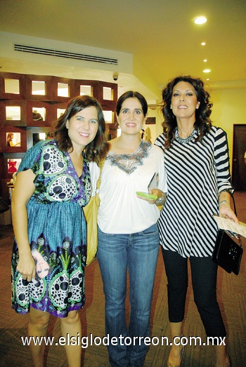 Susana, Aurora Martínez y Nancy Kury.