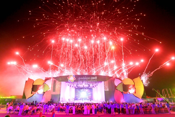 Con mucha alegría y colorido en el Estadio de Atletismo, fueron inaugurados los Juegos Parapanamericanos de Guadalajara 2011 con 24 delegaciones participantes y mil 500 atletas.