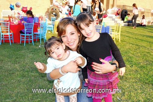 Rita, Renata y María José.