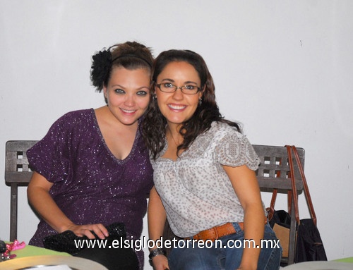 28112011 Claudia y Alejandra durante el festejo de canastilla que les fue organizado, rodeadas de un grupo de amigas en común.  Claudia y Alejandra  Esperan bebé Susana y Adriana.  Meche e Irma.  Claudia y Alejandra.