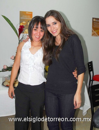 Sandra y Karla Martínez.