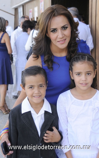 Mayela, Francisco y Romina.